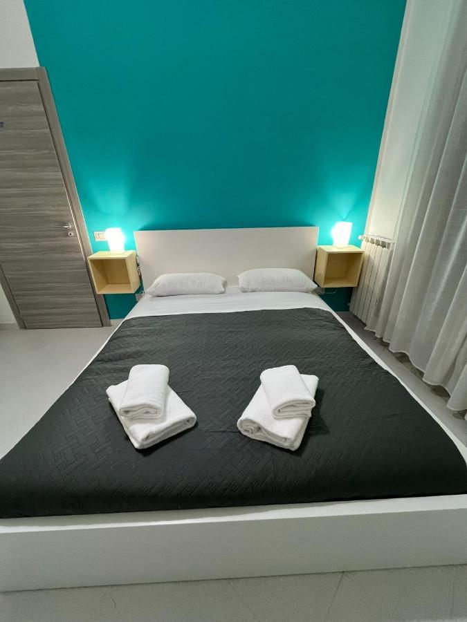 ナポリ Pop Santa Chiara Bed & Breakfast エクステリア 写真